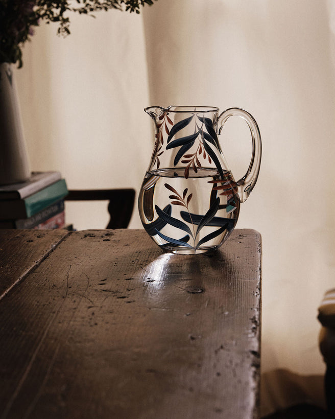 Leaf by Leaf: Inside the Barcelona Studio of Los Vasos de Agua Clara
