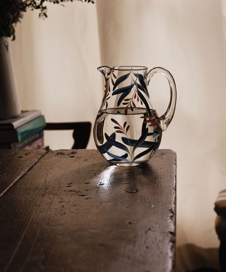 Leaf by Leaf: Inside the Barcelona Studio of Los Vasos de Agua Clara