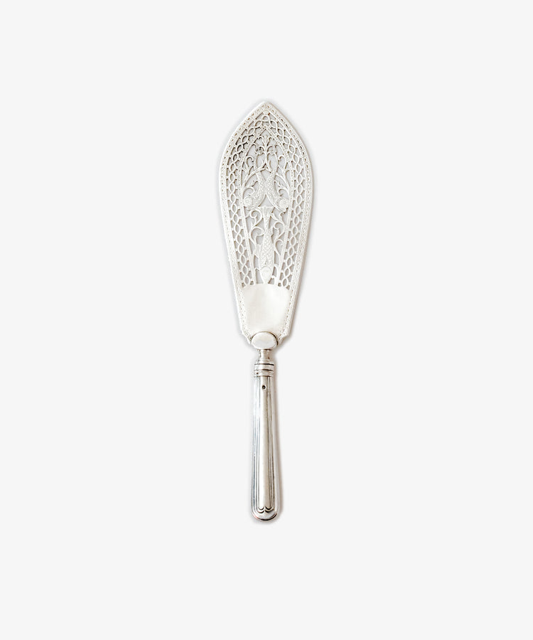 A Vintage Silver George III Antique English Silver Fish Slice featuring an ornate filigree blade and a simple rounded handle, shown on a white background.